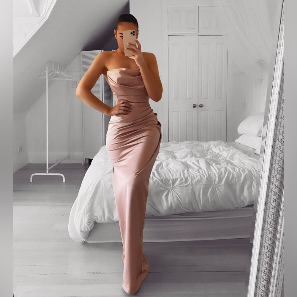 HOUSE OF CB 'Adrienne' Blush Satin Strapless Gown NWOT - Picture 3 of 15